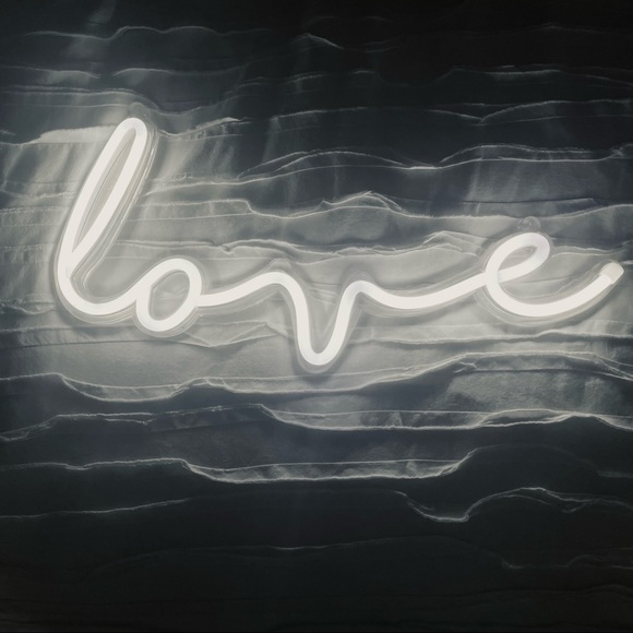Urban Outfitters Love Neon Light - Picture 5 of 9
